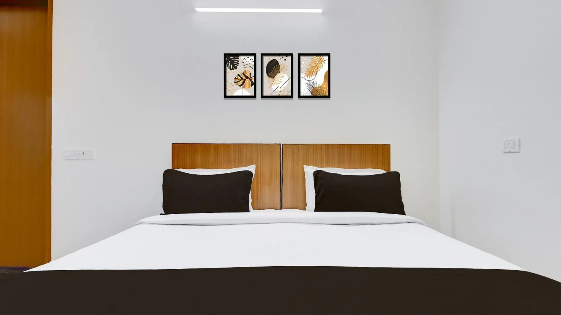 ***  Super Hotel O Divine Stay Гургаон Индия