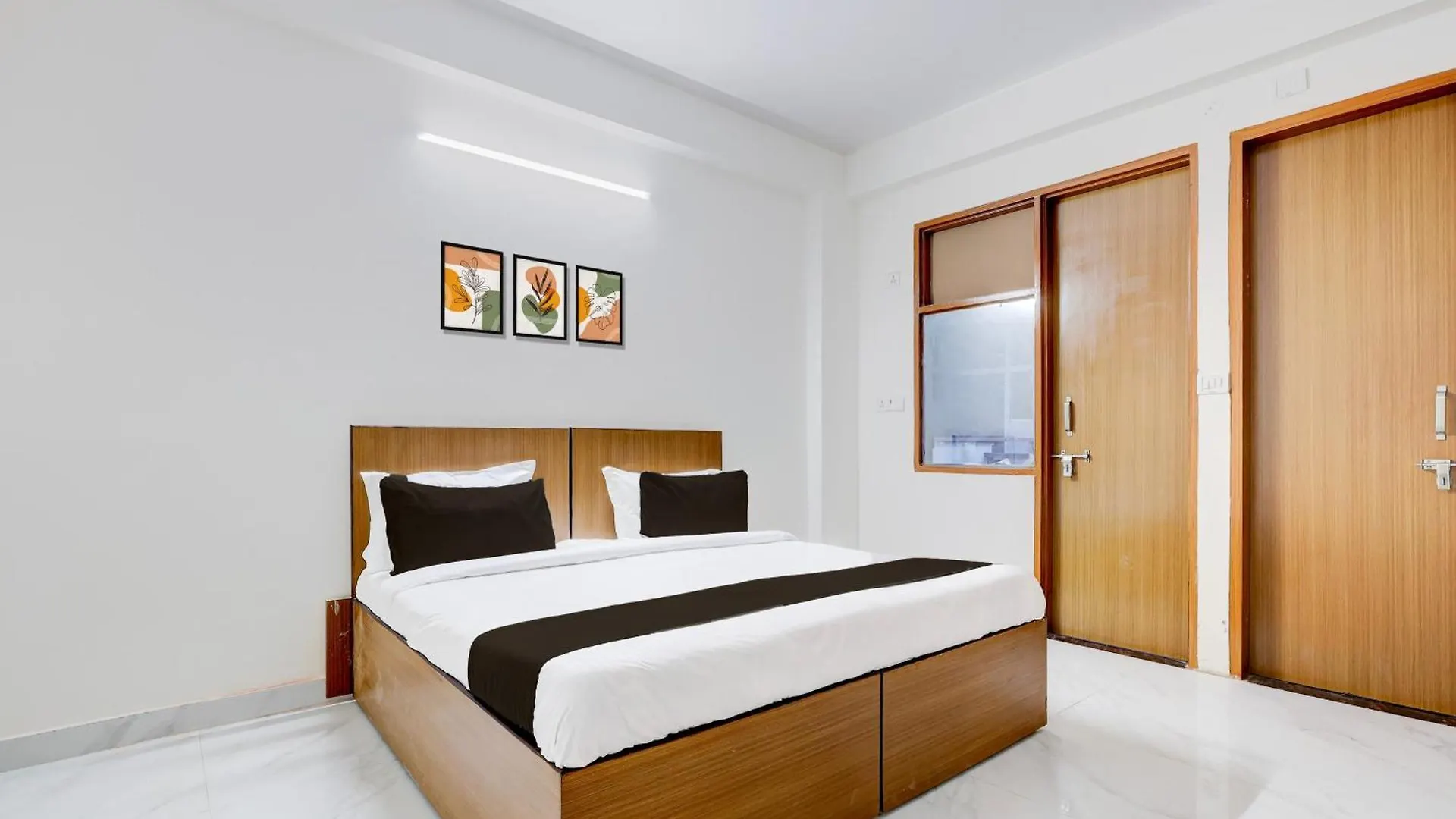 Super Hotel O Divine Stay Гургаон
