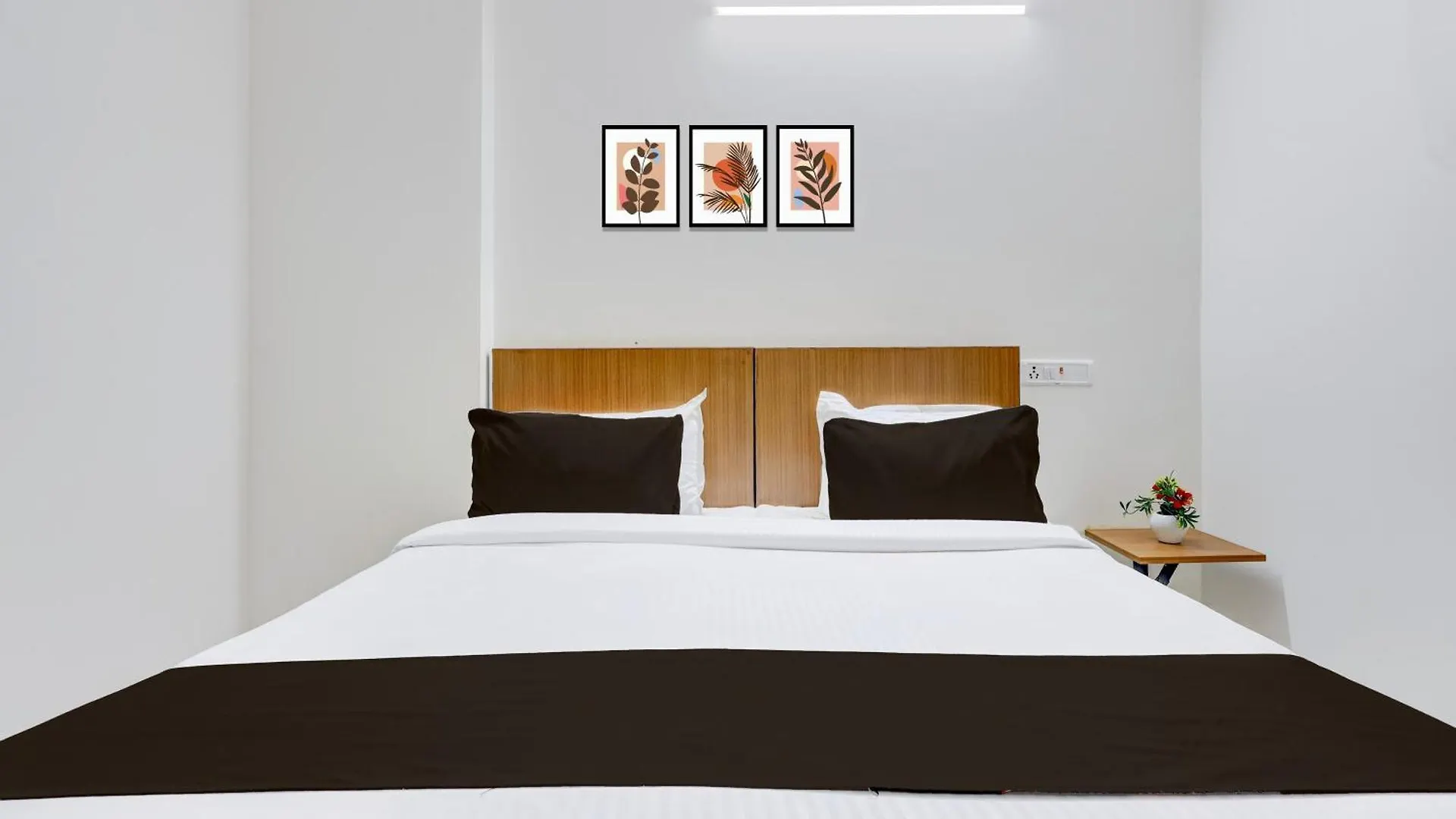 Super Hotel O Divine Stay Гургаон
