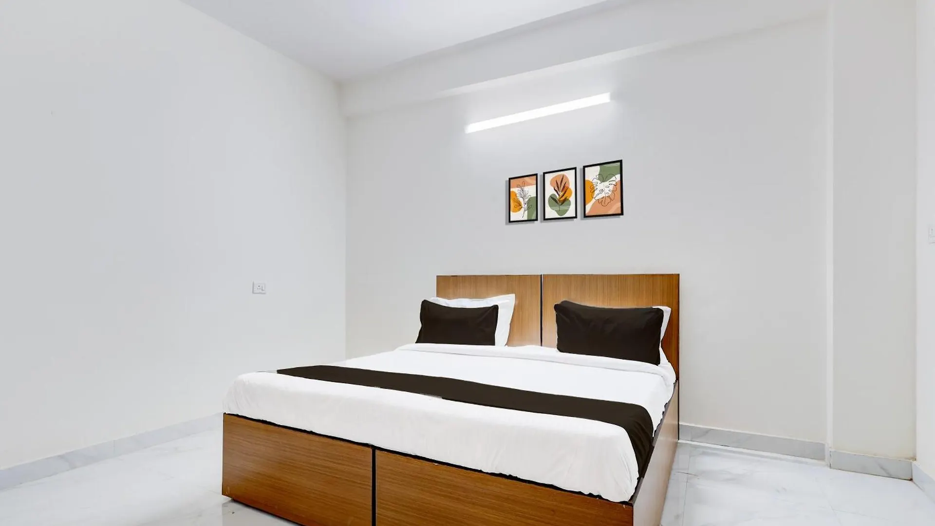 Super Hotel O Divine Stay Гургаон 3*,  Индия