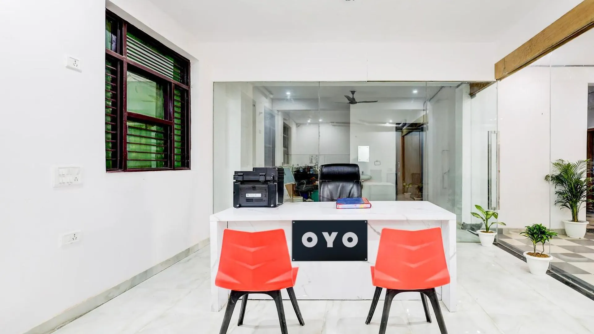 Super Hotel O Divine Stay Гургаон