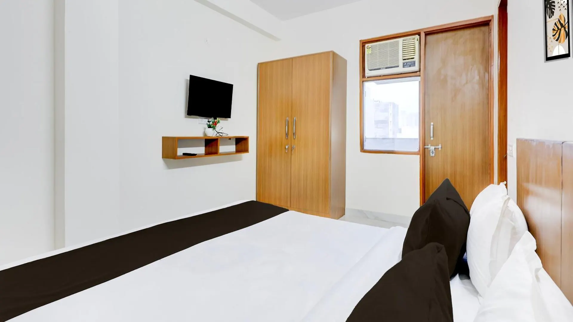 Super Hotel O Divine Stay Gurgaon 3*,  India